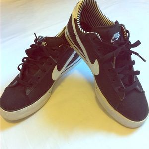 Men Nike casual shoe size 8